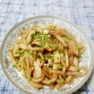 ☆エリンギ玉葱バター醤油焼きうどん☆